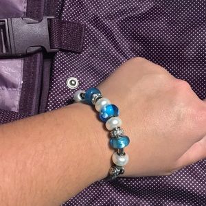 Magnetic close bracelet